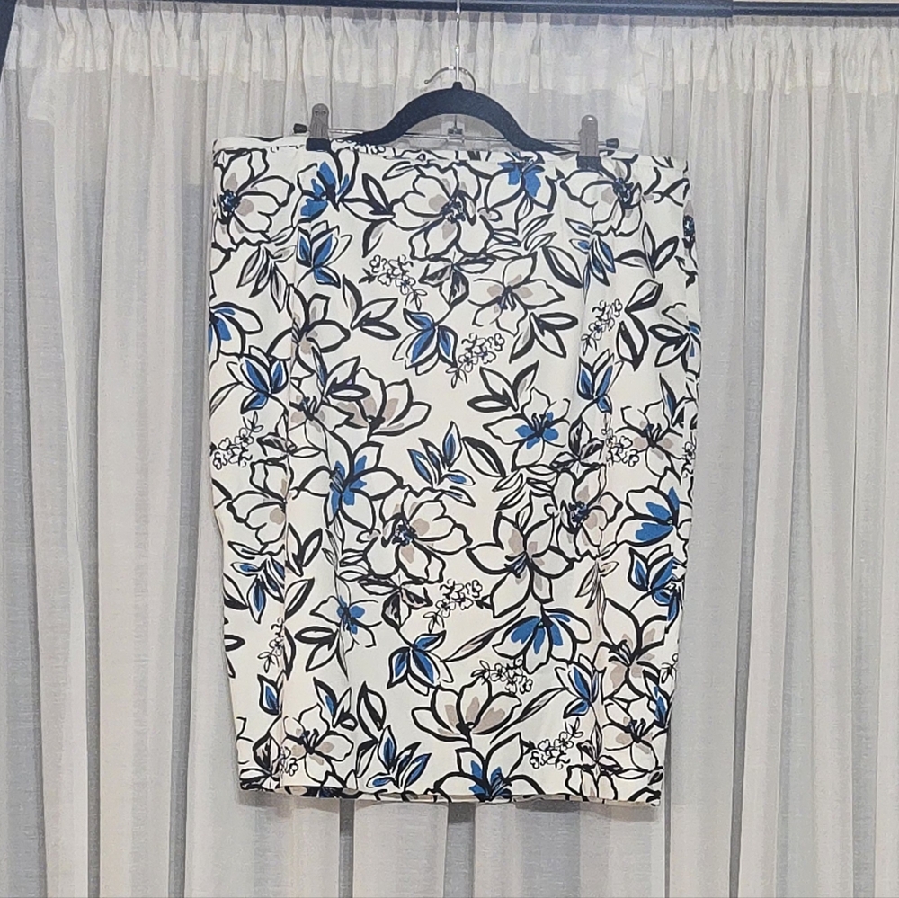 Calvin Klein Blue and Black Floral Pencil Skirt
